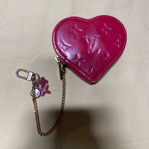Louis Vuitton heart coin purse - Picture 16 of 16